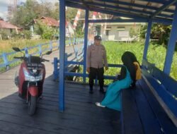 Personel Polsek Dusun Hilir Gencar Sampaikan Terkait Larangan Pungli Dengan Warga Masyarakat