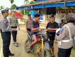 Ops Keselamatan, Satlantas Polres Murung Raya Beri Tindakan Simpatik Pengendara Motor Tidak Gunakan Helm