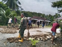 Peduli Lingkungan Babinsa Gunung Melati Gotong Royong Bersama Warga
