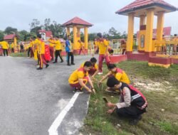 Polres Murung Raya Dukung Program Presiden Gerakan Indonesia Asri Dengan Kurve Bersama Dilingkungan Kerja