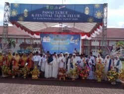 Pasi Log Kodim 1208/Sambas Hadiri Pawai Ta’ruf dan Festival Tajuk Telur Jelang Ramadhan