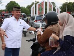 Berkah Ramadhan, Polres Murung Raya Berbagi 100 Paket Takjil Kepada Pengguna Jalan