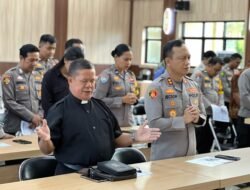 Kapolres Barsel Pimpin Binrohtal Ibadah Umat Nasrani di Aula Tantya Sudhirajati