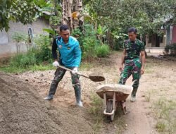 Puasa Ramadhan Tak Surutkan Semangat Satgas TMMD ke-127 Selesaikan Rehab Rumah Ibadah Desa Barimbun