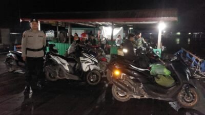 Antisipasi Kejahatan, Polsek Kapuas Barat Laksanakan Patroli Malam Hari