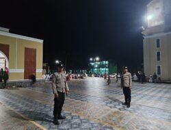 Polres Seruyan Amankan Ibadah Sholat Tarawih di Masjid Nurmastiah, Desa Pembuang Hulu I