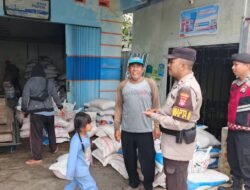 POLRES SERUYAN AMANKAN PENYALURAN PUPUK BERSUBSIDI DI PANGKALAN AZ-ZAHRA, HIMBAU TERTIB LALU LINTAS