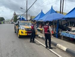*Tim Patroli Presisi Laksanakan Pengamanan dan Pengaturan Lalu Lintas Saat Masyarakat Berburu Takjil*