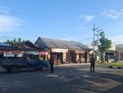 Jaga Kelancaran Akhir Pekan, Polisi Atur Arus di Depan Gereja Santo Petrus