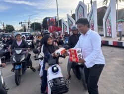 Ramadhan Berkah, Satresnarkoba Polres Murung Raya Berbagi Takjil Buka Puasa Ke Pengguna Jalan
