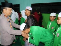 Sederhana Namun Penuh Makna Dan Kebersamaan, Kapolres Barsel Buka Bersama Santri Dan Pengurus Ponpes Ahlusunnah Wal Jamaah