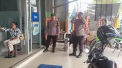 Personil Polsek laksanakan Patroli Rutin ke bank BRI unit Pujon.