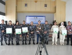 Semarak Idul Fitri, Kodaeral XII Ikuti Vicon Pembagian Paket Lebaran TNI AL