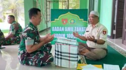 Personel Kodim 1009/Tanah Laut Tunaikan Zakat Fitrah di Bulan Suci Ramadhan