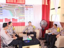 Pantau Arus Balik Lewat Jalur Udara, Kapolda Kalteng Kunjungi Pos Pelayanan Bundaran Sanggu Polres Barsel