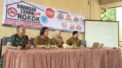 Babinsa Hadir di Tengah Warga, Sosialisasikan Lingkungan Bebas Asap Rokok