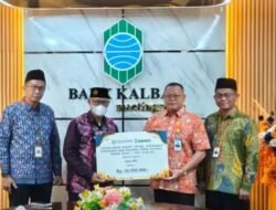 Bank Kalbar Salurkan Dana ZIS untuk Dukung Kesejahteraan Sosial di Pontianak: Salurkan ZIS ke LAZ dan Pesantren