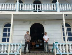 Ciptakan Rasa Aman Bagi Jemaat Dalam Beribadah Hari Minggu, Personel Polsek Kapuas Barat Lakukan Pengamanan Gereja