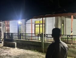 Polsek Sepang Kawal Ibadah Tarawih di Masjid Nurul Islam