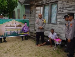 KABAG SDM POLRES SERUYAN SALURKAN 5 PAKET BANSOS DI KELURAHAN KUALA PEMBUANG II