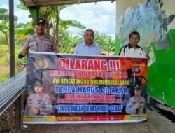 DALAM UPAYA PENCEGAHAN KEBARAN HUTAN DAN LAHAN, PERSONEL POLSEK PULAU PETAK SOSIALISASIKAN SANKSI PIDANA PELAKU KARHUTLA KE MASYARAKAT KECAMATAN PULAU PETAK