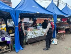 **Hari Terakhir Ramadhan, Stand Takjil Diserbu Warga, Tim Patroli Presisi Aktif Beri Imbauan Kamtibmas**