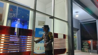 Ciptakan Rasa Aman, Polisi Sisir Lingkungan Bank BRI