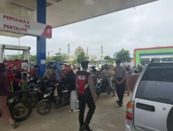 Cegah Antrian Panjang Sampai Bahu Jalan, Polres Murung Raya Patroli Di SPBU