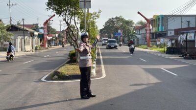 Hadir di Tengah Masyarakat, Satlantas Polres Kapuas Pengaturan Pagi
