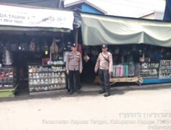 Piket polsek lakukan Patroli ke pasar harian Pujon desa Pujon.
