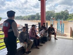 Patroli Dialogis, Samapta Polres Mura Sasar Masyarakat di Dermaga Putri Sikan Puruk Cahu