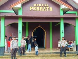 Polsek Permata Intan Amankan Ibadah Jumat Agung, Umat Kristiani Beribadah Khidmat dan Aman