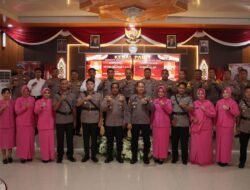 Suasana Haru Kenal Pamit Kabag Ops dan Kasat Intelkam Polres Murung Raya