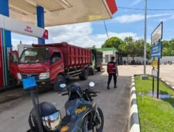 Satsamapta Polres Murung Raya Patroli Di SPBU Cegah Pastikan Antrian Tertib dan Kondusif