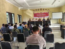 KAPOLSEK KAPUAS TENGAH DAMPINGI TIM SATGAS PKH SOSIALISASI PERPRES NO. 5 TAHUN 2025 TERKAIT SATGAS PENERTIBAN KAWASAN HUTAN (PKH) DI KECAMATAN PASAK TALAWANG