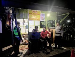 PATROLI DIALOGIS PRESISI POLRES SERUYAN SAMBANG POS KAMLING KAMPUNG KUMAI, BINA KEAMANAN SWAKARSA
