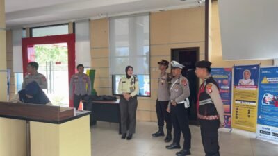 PATROLI PRESISI DIALOGIS POLRES SERUYAN SAMBANG TIGA BANK DI KUALA PEMBUANG, BINA KEAMANAN SWAKARSA