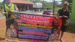 DALAM UPAYA PENCEGAHAN KEBARAN HUTAN DAN LAHAN, PERSONEL POLSEK PULAU PETAK SOSIALISASIKAN SANKSI PIDANA PELAKU KARHUTLA KE MASYARAKAT KECAMATAN PULAU PETAK