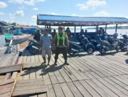 Jamin Keselamatan Penyeberangan, Polsek Kapuas Barat Patroli di Dermaga Feri Saka Mangkahai