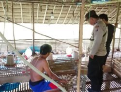 Dukung Ketahanan Pangan, Polsek Kapuas Barat Sambangi Peternak di Desa Sei Pitung