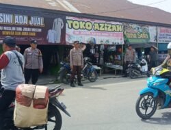 Personil polsek lakukan Patroli ke pasar harian Pujon desa Pujon.