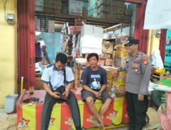 Personel Polsek Dusel Gencar Sosialisasikan Terkait Larangan Pungli Dengan Warga Masyarakat