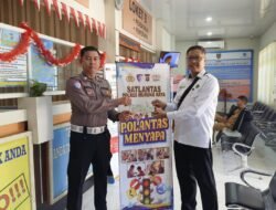 Petugas Samsat Murung Raya Layanani Pemohon Dengan Sapa & Humanis Masyarakat Melalui “Polantas Menyapa”