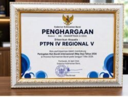 Dukung Hubungan Industrial Harmonis, Holding Perkebunan Nusantara melalui PTPN IV Regional V Terima Penghargaan Pemprov Kalbar