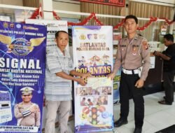 Maksimalkan Polantas Menyapa, Patugas Samsat Murung Raya Dampingi Pemohon Perpanjangan Plat Pajak Kendaraan Bermotor