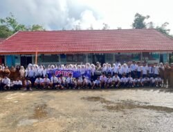 Police Goes To School, Satuan Lalu Lintas Sampaikan Keselamatan Berkendara Ke Pelajar SMPN 2 Satu Atap