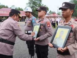 Polres Murung Raya Gelar Upacara PTDH Dua Anggota, Kapolres: Tidak Ada Toleransi Bagi Pelanggaran