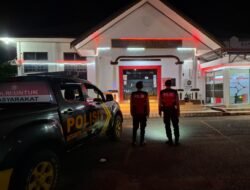 Satsamapta Polres Bartim Observasi Dini Hari di Bank Kalteng Cab. Tamiang Layang, Situasi Aman Kondusif*