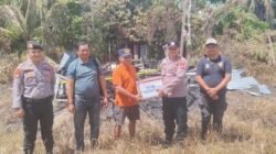SEBAGAI BENTUK PEDULI KEPADA WARGANYA YANG TERKENA MUSIBAH KEBAKARAN RUMAH, POLSEK KAPUAS TENGAH LAKSANAKAN BAKTI SOSIAL