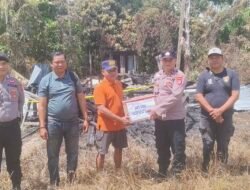SEBAGAI BENTUK PEDULI KEPADA WARGANYA YANG TERKENA MUSIBAH KEBAKARAN RUMAH, POLSEK KAPUAS TENGAH LAKSANAKAN BAKTI SOSIAL
